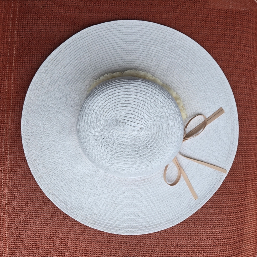 August Hats Wide Brim Hat Elegant Whimsical Woven 100% Paper - Picture 4 of 10